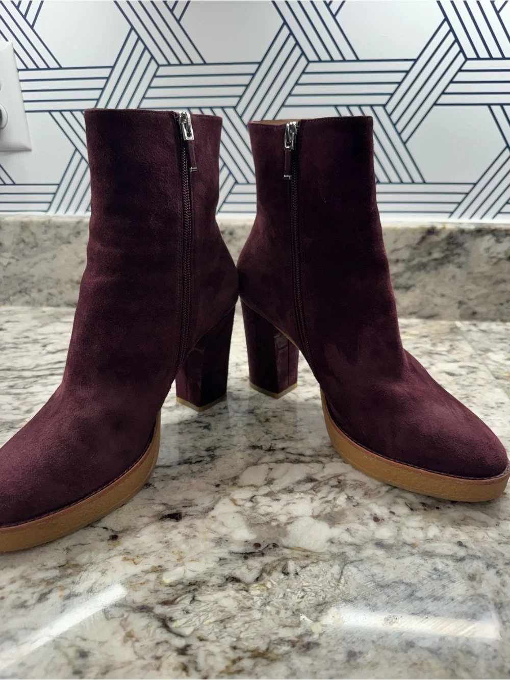 Lola Cruz Women’s Suede Ankle Boots in Burgundy Size 40 Never Worn